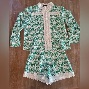 Medium outfit (top & shorts)